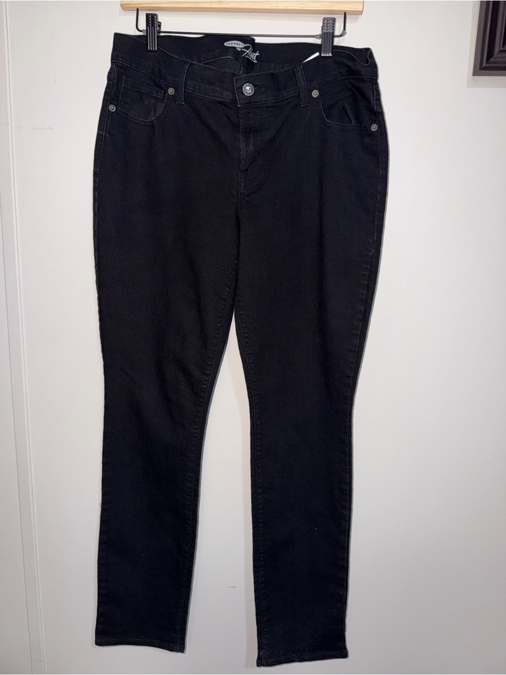 Old Navy Straight Leg Jeans in Black
